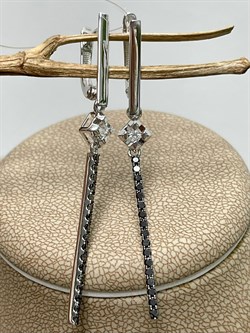 *Серьги Белый бр Черный бр цв Белое арт. С1232-225-636 вес 3,45 г - фото 130546 *Серьги Белый бр Черный бр цв Белое арт. С1232-225-636 вес 3,45 г - фото 130546