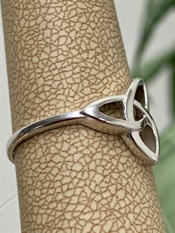 *Кольцо р.18 ТРИГЛАВ цв Белое арт. 1000434-595 (вес 1,45 г) - фото 132750