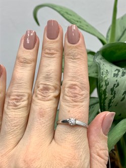 *Кольцо р.17,5 Белый Бр цв Белое арт. К0786-220-142 вес 1,28 г - фото 132817 *Кольцо р.17,5 Белый Бр цв Белое арт. К0786-220-142 вес 1,28 г - фото 132817