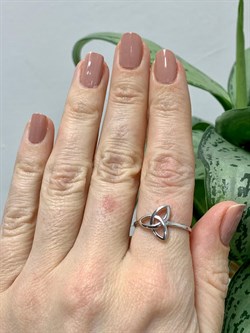 *Кольцо р.16,5 Триглав цв Белое арт. 1000434-191 (вес 1,36 г) - фото 133325 *Кольцо р.16,5 Триглав цв Белое арт. 1000434-191 (вес 1,36 г) - фото 133325