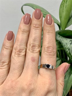 *Кольцо р.18 Черный Бр Синий Сапфир цв Красное арт. К0919-102/5-320 вес 1,84 г - фото 133903