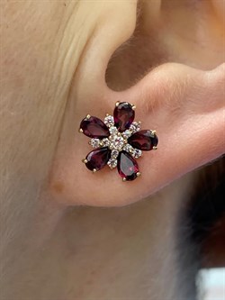 *Пусеты Цветы Родолит Мозамбик цв Красное арт. 02-3393-00-210-1110-47-137 вес 2,34 г - фото 138100 *Пусеты Цветы Родолит Мозамбик цв Красное арт. 02-3393-00-210-1110-47-137 вес 2,34 г - фото 138100