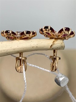 *Пусеты Цветы Родолит Мозамбик цв Красное арт. 02-3393-00-210-1110-47-137 вес 2,34 г - фото 138101 *Пусеты Цветы Родолит Мозамбик цв Красное арт. 02-3393-00-210-1110-47-137 вес 2,34 г - фото 138101