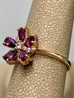 *Кольцо р.17,5 Цветок Родолит Мозамбик цв Красное арт. 01-0001-00-210-1110-46-844 вес 3,55 г - фото 138136 *Кольцо р.17,5 Цветок Родолит Мозамбик цв Красное арт. 01-0001-00-210-1110-46-844 вес 3,55 г - фото 138136