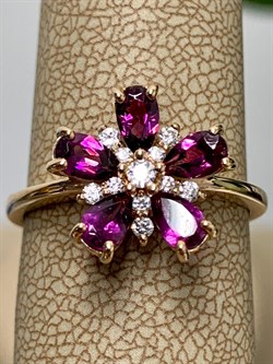 *Кольцо р.17,5 Цветок Родолит Мозамбик цв Красное арт. 01-0001-00-210-1110-46-844 вес 3,55 г - фото 138137 *Кольцо р.17,5 Цветок Родолит Мозамбик цв Красное арт. 01-0001-00-210-1110-46-844 вес 3,55 г - фото 138137