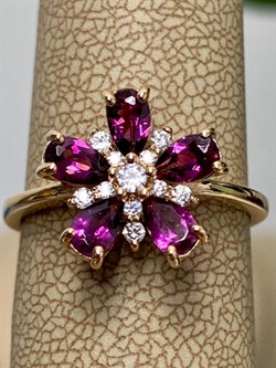 *Кольцо р.17,5 Цветок Родолит Мозамбик цв Красное арт. 01-0001-00-210-1110-46-844 вес 3,55 г - фото 138138 *Кольцо р.17,5 Цветок Родолит Мозамбик цв Красное арт. 01-0001-00-210-1110-46-844 вес 3,55 г - фото 138138