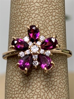 *Кольцо р.17,5 Цветок Родолит Мозамбик цв Красное арт. 01-0001-00-210-1110-46-844 вес 3,55 г - фото 138139 *Кольцо р.17,5 Цветок Родолит Мозамбик цв Красное арт. 01-0001-00-210-1110-46-844 вес 3,55 г - фото 138139