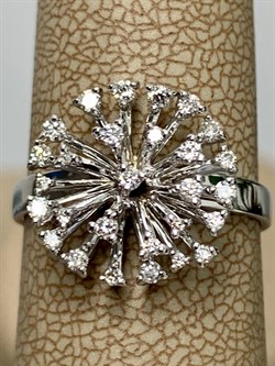 *Кольцо р.17 Одуванчик Белый Бр цв Белое арт 1-208483-00-00-610 вес 2,85 г - фото 142683