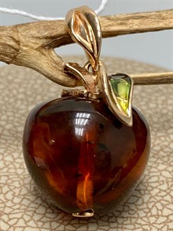 *Подвеска Яблоко Янтарь цв Красное арт. 03-2630-00-271-1110-46-567 вес 2,44 г - фото 151310