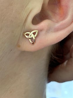 *Пусеты Триглав цв Красное арт. 2001069-932 (вес 1,54 г) - фото 161208 *Пусеты Триглав цв Красное арт. 2001069-932 (вес 1,54 г) - фото 161208