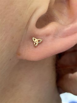 *Пусеты Триглав цв Красное арт. 2000803-2562 (вес около 1,08 г) - фото 161226 *Пусеты Триглав цв Красное арт. 2000803-2562 (вес около 1,08 г) - фото 161226