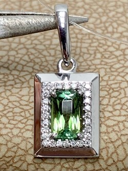 *Подвеска Зеленый Турмалин Верделит цв Белое арт. 3-925-18-615 (вес 0,62 г) - фото 162834 *Подвеска Зеленый Турмалин Верделит цв Белое арт. 3-925-18-615 (вес 0,62 г) - фото 162834