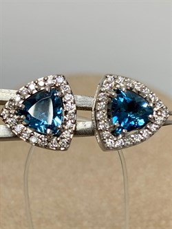 *Пусеты Голубой Топаз Лондон цв Белое арт. 2-202056-00-10-038 вес 2,88 г - фото 162862