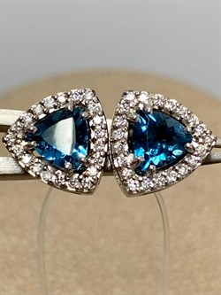 *Пусеты Голубой Топаз Лондон цв Белое арт. 2-202056-00-10-038 вес 2,88 г - фото 162863