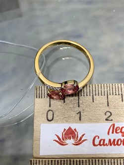 *Кольцо р.17 Поцелуйчик Розовый Топаз арт. 01-3259/00ТР-80-705 вес 2,35 г - фото 167511