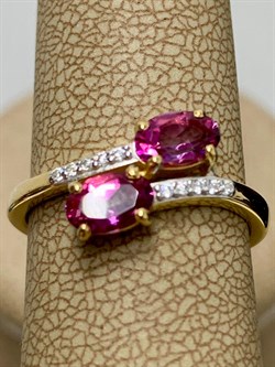 *Кольцо р.17 Поцелуйчик Розовый Топаз арт. 01-3259/00ТР-80-705 вес 2,35 г - фото 167516