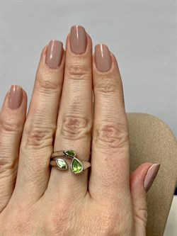 *Кольцо р.17 Хризолит арт. SM-R02913-X-W-S-X-X-150 вес 3,44 г - фото 172911