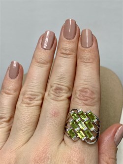 *Кольцо р.19 Хризолит арт. SM-R02914-X-W-SO-X-W-252 вес 6,29 г - фото 173981 *Кольцо р.19 Хризолит арт. SM-R02914-X-W-SO-X-W-252 вес 6,29 г - фото 173981