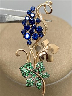 *Брошь Виноградная лоза Фианит Микс цв Красное арт. 04-0122-00-404-1110-24-606 вес 3,52 г - фото 177776 *Брошь Виноградная лоза Фианит Микс цв Красное арт. 04-0122-00-404-1110-24-606 вес 3,52 г - фото 177776