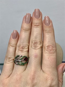 *Кольцо р.17 Гранат Пироп Цаворит арт. SM-R02912-X-WB-PG-X-Gg-587 вес 3,52 г - фото 178942