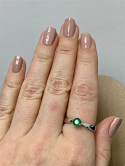*Кольцо р.18,5 Изумруд цв Белое арт 1-207254-00-01-485 вес 2,12 г - фото 183038