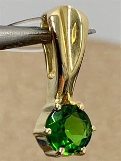 *Подвеска Хромдиопсид цв Лимонное арт 3-330928-00-37-991 (вес 0,79 г) - фото 185104