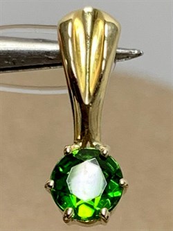 *Подвеска Хромдиопсид цв Лимонное арт 3-330928-00-37-991 (вес 0,79 г) - фото 185106