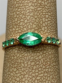 *Кольцо р.17,5 Изумруд цв Красное арт. 1833365-538 вес 1,28 г - фото 186426