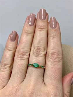 *Кольцо р.17,5 Изумруд цв Красное арт. 1833365-538 вес 1,28 г - фото 186427