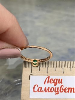 *Кольцо р.17,5 Изумруд цв Красное арт. 1830214-123 вес 1,23 г - фото 186460