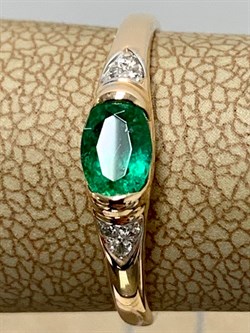 *Кольцо р.17,5 Изумруд цв Красное арт. 1833380-016 вес 1,4 г - фото 186531