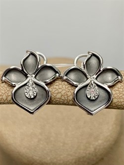 *Серьги Лотос Белый Бр арт. 02-2882/000Б-17-827 вес 3,92 г - фото 188249