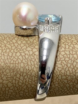 *Кольцо р.17 Микс Голубой Топаз Белый Жемчуг арт. 01-0478/0М57-00-575 Вес 4,36 г - фото 188750 *Кольцо р.17 Микс Голубой Топаз Белый Жемчуг арт. 01-0478/0М57-00-575 Вес 4,36 г - фото 188750