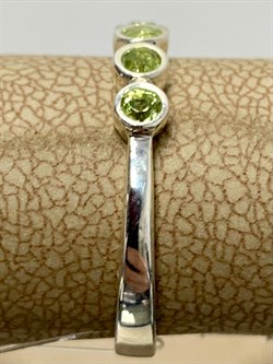 *Кольцо р.18 Микс Марказит Хризолит арт. HR909-653 вес 1,96 г - фото 190178