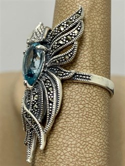 *Кольцо р.19 Микс Марказит Голубой Топаз арт. HR1344-603 вес 10.09 г - фото 190664 *Кольцо р.19 Микс Марказит Голубой Топаз арт. HR1344-603 вес 10.09 г - фото 190664