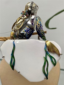 *Брошь-Кулон Русалочка Белый Агат арт. 04.02988-40,08 (вес 40,08 г) - фото 191317