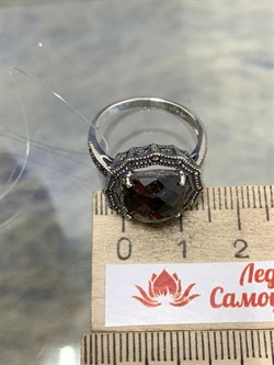 *Кольцо р.18 Марказит Корунд Коричневый Сапфир арт.M101226-425 вес 4,54 г - фото 194414