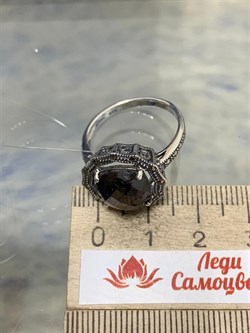 *Кольцо р.19 Марказит Корунд Коричневый Сапфир арт. M101226-579 вес 4,63 г - фото 194424