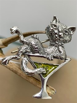 *Брошь Кошка Бокал мартини Эмаль арт. 1527Б-809 Леди Самоцвет Вес 6,8 г - фото 200293 *Брошь Кошка Бокал мартини Эмаль арт. 1527Б-809 Леди Самоцвет Вес 6,8 г - фото 200293