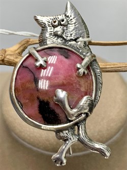 *Брошь Родонит Пончик арт. 1501Б-117 вес 10,9 г - фото 200302 *Брошь Родонит Пончик арт. 1501Б-117 вес 10,9 г - фото 200302