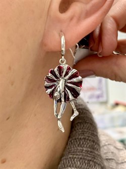 *Серьги Балерина Эмаль арт. 1668С-977 Леди Самоцвет Вес 11,3 г - фото 200759 *Серьги Балерина Эмаль арт. 1668С-977 Леди Самоцвет Вес 11,3 г - фото 200759