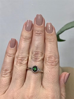*Кольцо р.17 Микс Цаворит Шпинель арт. 01-2425/00ЦВ-17-908 вес 2,09 г - фото 203566