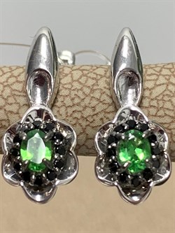 *Серьги Микс Цаворит Шпинель арт. 02-2427/00ЦВ-17-832 вес 2,88 г - фото 203608