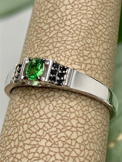 *Кольцо р.19,5 Микс Цаворит Шпинель арт. 01-2426/00ЦВ-17-909 вес 1,8 г - фото 203787