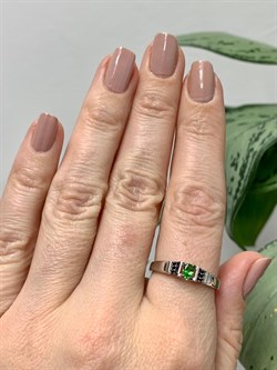 *Кольцо р.19,5 Микс Цаворит Шпинель арт. 01-2426/00ЦВ-17-909 вес 1,8 г - фото 203790