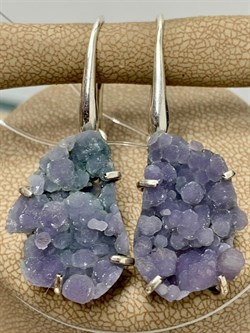 *Серьги Петли Виноградный Халцедон Индонезия АРТ 2658 ВЕС 8,5 Г - фото 207809