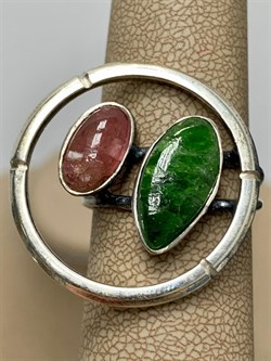 *Кольцо р.19 Микс Хромдиопсид Турмалин АРТ 3185 ВЕС 8,5 Г - фото 207975