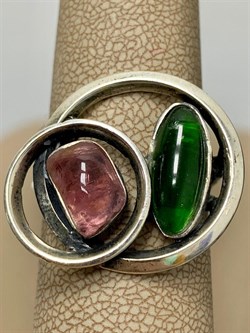 *Кольцо р.19 Микс Хромдиопсид Турмалин АРТ 3185-1 ВЕС 7,8 Г - фото 207983