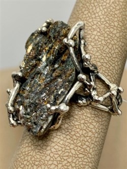 *Кольцо р.20 Астрофиллит Кольский п-ов АРТ 2582 ВЕС 11,7 Г - фото 208227