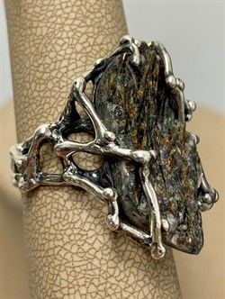 *Кольцо р.20 Астрофиллит Кольский п-ов АРТ 2582 ВЕС 11,7 Г - фото 208228